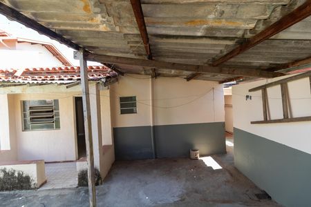 Casa à venda com 313m², 4 quartos e 2 vagas Casa à venda com 313m², 4 quartos e 2 vagasQuintal da casa 02