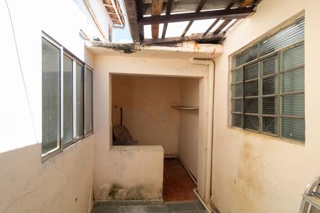 Casa à venda com 313m², 4 quartos e 2 vagas Casa à venda com 313m², 4 quartos e 2 vagasÁrea de serviço da Casa 02