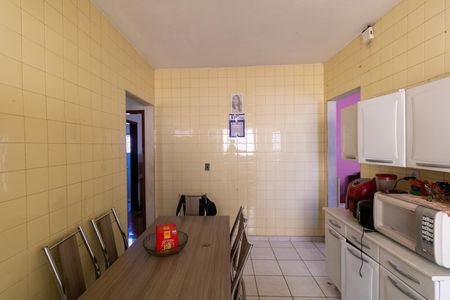 Casa à venda com 313m², 4 quartos e 2 vagas Casa à venda com 313m², 4 quartos e 2 vagasCozinha da Casa 01