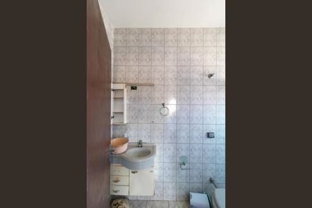 Casa à venda com 313m², 4 quartos e 2 vagas Casa à venda com 313m², 4 quartos e 2 vagasBanheiro da Suíte da Casa 01