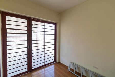 Casa à venda com 313m², 4 quartos e 2 vagas Casa à venda com 313m², 4 quartos e 2 vagasVaranda da Casa 01