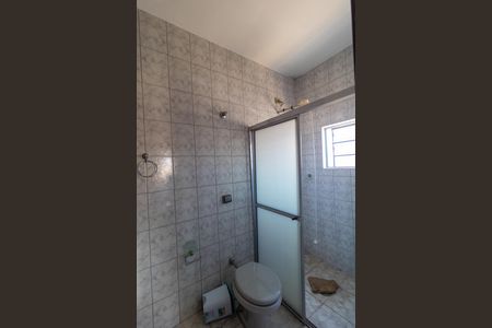 Casa à venda com 313m², 4 quartos e 2 vagas Casa à venda com 313m², 4 quartos e 2 vagasBanheiro da Suíte da Casa 01