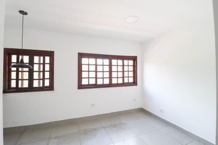 Casa para alugar com 60m², 2 quartos e 1 vaga