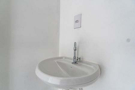 Apartamento à venda com 37m², 2 quartos e sem vaga Apartamento à venda com 37m², 2 quartos e sem vagaBanheiro