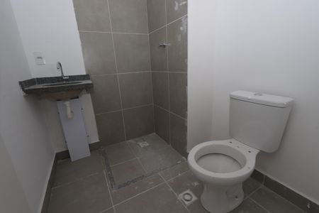 Banheiro de kitnet/studio à venda com 1 quarto, 23m² em Vila Ema, São Paulo