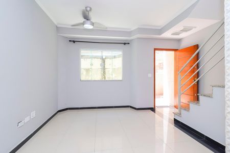 Casa de Condomínio para alugar com 2 quartos, 67m² em Parada Xv de Novembro, São Paulo