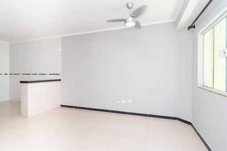 Casa de Condomínio para alugar com 2 quartos, 67m² em Parada Xv de Novembro, São Paulo