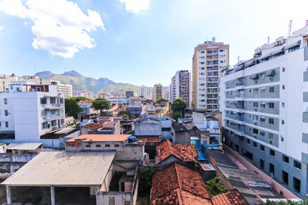 Apartamento à venda com 70m², 2 quartos e 1 vagaSala vista