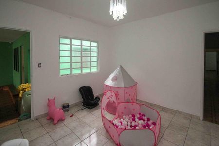 Casa para alugar com 100m², 2 quartos e 1 vagaSala