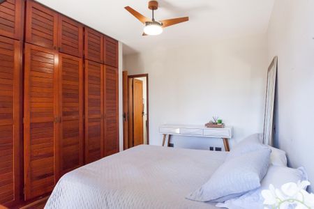 Casa de condomínio à venda com 465m², 4 quartos e 4 vagas Casa de condomínio à venda com 465m², 4 quartos e 4 vagassuite