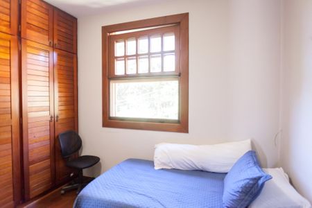 Casa de condomínio à venda com 465m², 4 quartos e 4 vagas Casa de condomínio à venda com 465m², 4 quartos e 4 vagasquarto 3