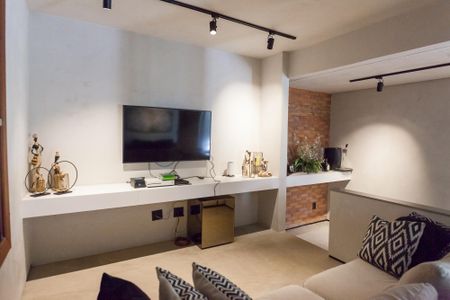 sala de tv  de casa de condomínio à venda com 4 quartos, 465m² em Centro, Rio Acima