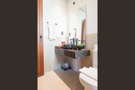 Casa de condomínio à venda com 465m², 4 quartos e 4 vagas Casa de condomínio à venda com 465m², 4 quartos e 4 vagasBanheiro suite