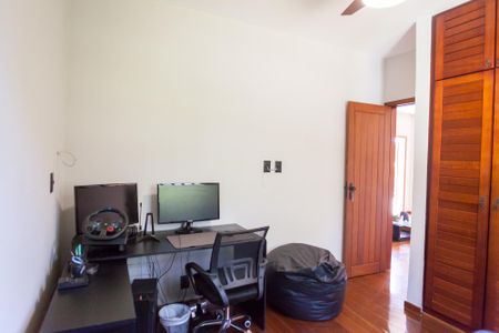 Casa de condomínio à venda com 465m², 4 quartos e 4 vagas Casa de condomínio à venda com 465m², 4 quartos e 4 vagasquarto 3