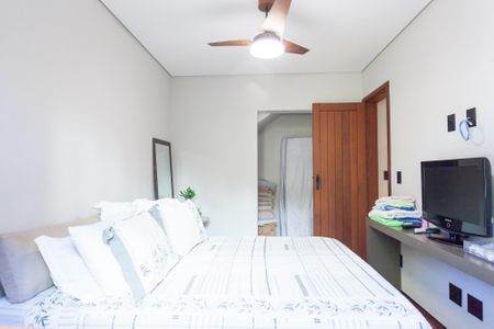 Casa de condomínio à venda com 465m², 4 quartos e 4 vagas Casa de condomínio à venda com 465m², 4 quartos e 4 vagasquarto 1