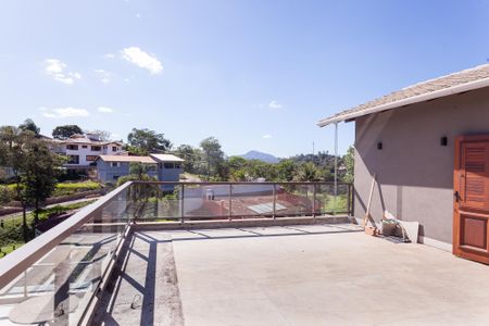 Casa de condomínio à venda com 465m², 4 quartos e 4 vagas Casa de condomínio à venda com 465m², 4 quartos e 4 vagasVaranda