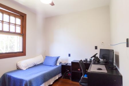 Casa de condomínio à venda com 465m², 4 quartos e 4 vagas Casa de condomínio à venda com 465m², 4 quartos e 4 vagasquarto 3