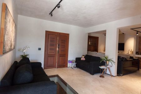 Casa de condomínio à venda com 465m², 4 quartos e 4 vagas Casa de condomínio à venda com 465m², 4 quartos e 4 vagassala