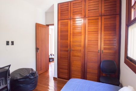 Casa de condomínio à venda com 465m², 4 quartos e 4 vagas Casa de condomínio à venda com 465m², 4 quartos e 4 vagasquarto 3