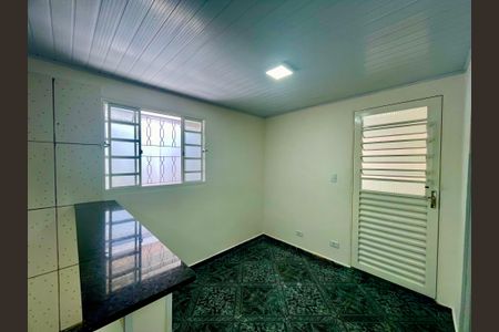 Sala de casa para alugar com 2 quartos, 44m² em Parque Santo Antonio, Guarulhos