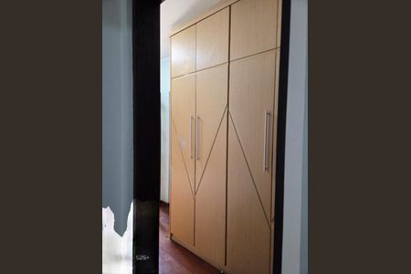 Casa à venda com 3 quartos, 302m² em Chácara Seis de Outubro, São Paulo