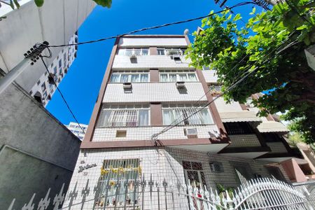 Apartamento à venda com 42m², 1 quarto e sem vaga Apartamento à venda com 42m², 1 quarto e sem vagaFachada