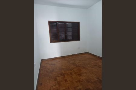 Casa à venda com 4 quartos, 240m² em Vila Baruel, São Paulo
