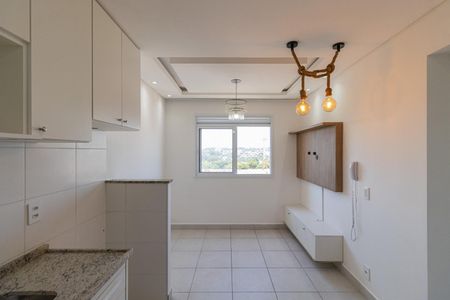 Sala/Cozinha/Área de Serviço  de apartamento para alugar com 2 quartos, 38m² em Vila Carmosina, São Paulo