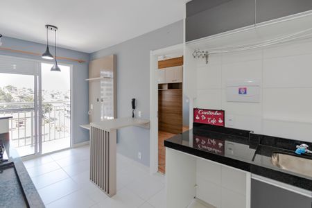 Sala Cozinha de apartamento para alugar com 1 quarto, 28m² em Vila das Belezas, São Paulo