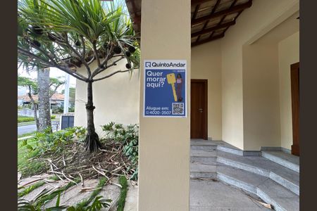 Casa de condomínio à venda com 362m², 3 quartos e 4 vagas Casa de condomínio à venda com 362m², 3 quartos e 4 vagasPlaca
