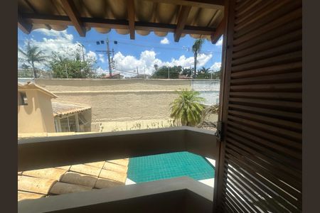 Casa de condomínio à venda com 362m², 3 quartos e 4 vagas Casa de condomínio à venda com 362m², 3 quartos e 4 vagasSacada da Suíte 1