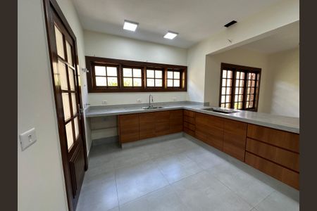 Casa de condomínio à venda com 362m², 3 quartos e 4 vagas Casa de condomínio à venda com 362m², 3 quartos e 4 vagasCozinha
