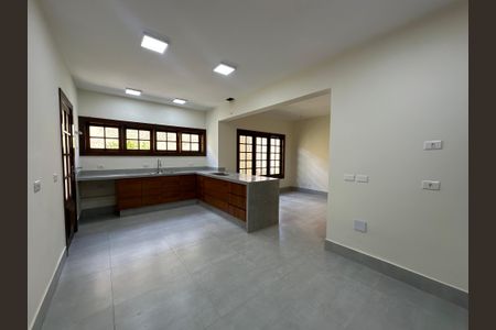Casa de condomínio à venda com 362m², 3 quartos e 4 vagas Casa de condomínio à venda com 362m², 3 quartos e 4 vagasCozinha
