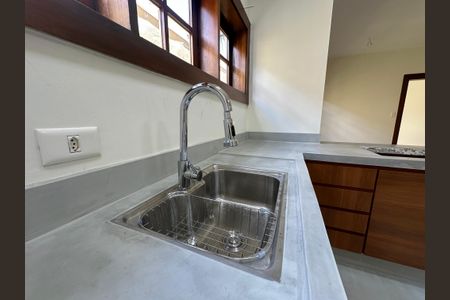 Casa de condomínio à venda com 362m², 3 quartos e 4 vagas Casa de condomínio à venda com 362m², 3 quartos e 4 vagasCozinha