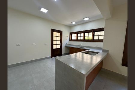 Casa de condomínio à venda com 362m², 3 quartos e 4 vagas Casa de condomínio à venda com 362m², 3 quartos e 4 vagasCozinha