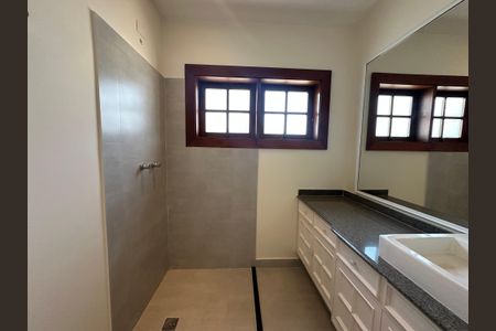 Casa de condomínio à venda com 362m², 3 quartos e 4 vagas Casa de condomínio à venda com 362m², 3 quartos e 4 vagasBanheiro da Suíte 3