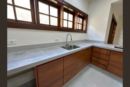 Casa de condomínio à venda com 362m², 3 quartos e 4 vagas Casa de condomínio à venda com 362m², 3 quartos e 4 vagasCozinha