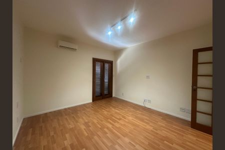 Casa de condomínio à venda com 362m², 3 quartos e 4 vagas Casa de condomínio à venda com 362m², 3 quartos e 4 vagasSuíte 1