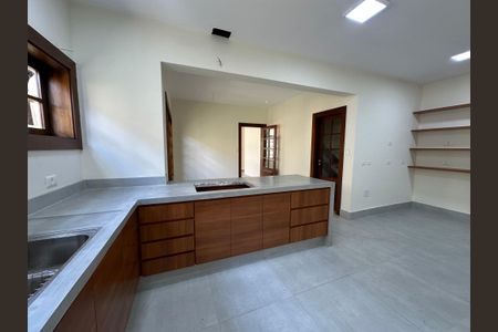 Casa de condomínio à venda com 362m², 3 quartos e 4 vagas Casa de condomínio à venda com 362m², 3 quartos e 4 vagasCozinha