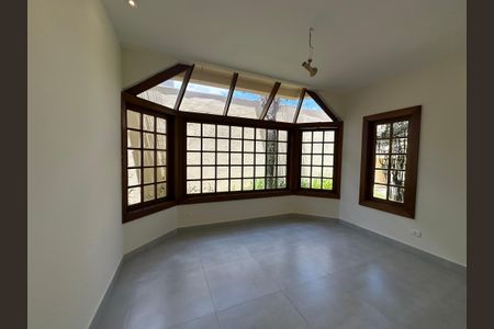 Casa de condomínio à venda com 362m², 3 quartos e 4 vagas Casa de condomínio à venda com 362m², 3 quartos e 4 vagasCopa