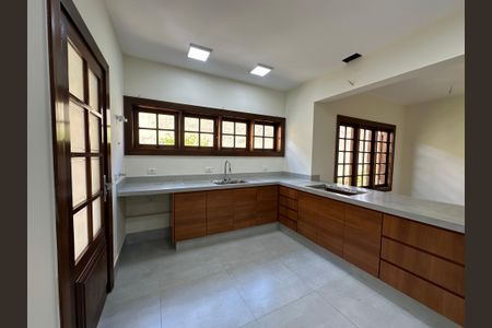 Casa de condomínio à venda com 362m², 3 quartos e 4 vagas Casa de condomínio à venda com 362m², 3 quartos e 4 vagasCozinha