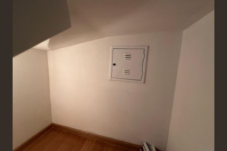 Casa de condomínio à venda com 362m², 3 quartos e 4 vagas Casa de condomínio à venda com 362m², 3 quartos e 4 vagasDeposito