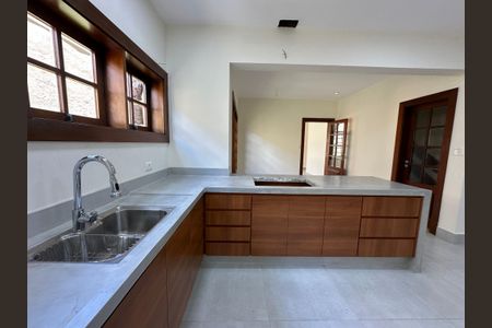 Casa de condomínio à venda com 362m², 3 quartos e 4 vagas Casa de condomínio à venda com 362m², 3 quartos e 4 vagasCozinha