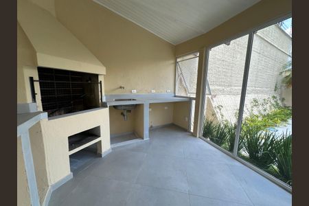 Casa de condomínio à venda com 362m², 3 quartos e 4 vagas Casa de condomínio à venda com 362m², 3 quartos e 4 vagasChurrasqueira