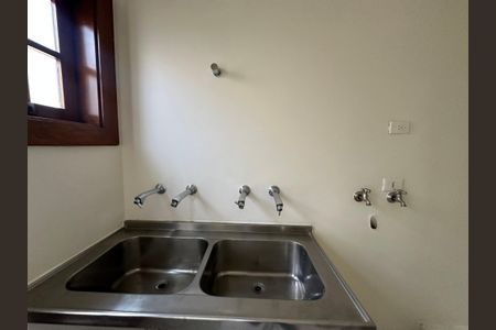 Casa de condomínio à venda com 362m², 3 quartos e 4 vagas Casa de condomínio à venda com 362m², 3 quartos e 4 vagasÁrea de Serviço