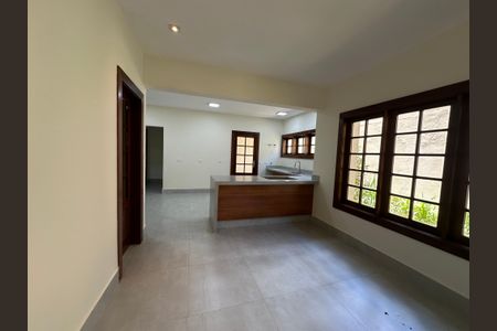 Casa de condomínio à venda com 362m², 3 quartos e 4 vagas Casa de condomínio à venda com 362m², 3 quartos e 4 vagasCozinha