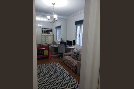 Casa à venda com 4 quartos, 225m² em Vila Firmiano Pinto, São Paulo