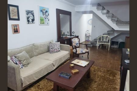 Casa à venda com 4 quartos, 225m² em Vila Firmiano Pinto, São Paulo