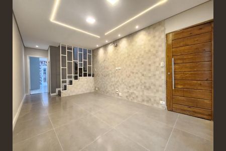 Casa à venda com 4 quartos, 132m² em Jardim Aeroporto, São Paulo