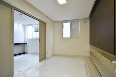 Sala de TV de apartamento à venda com 3 quartos, 111m² em Sagrada Família, Belo Horizonte
